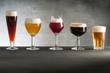 Verschillende soort bieren ingeschonken in glazen